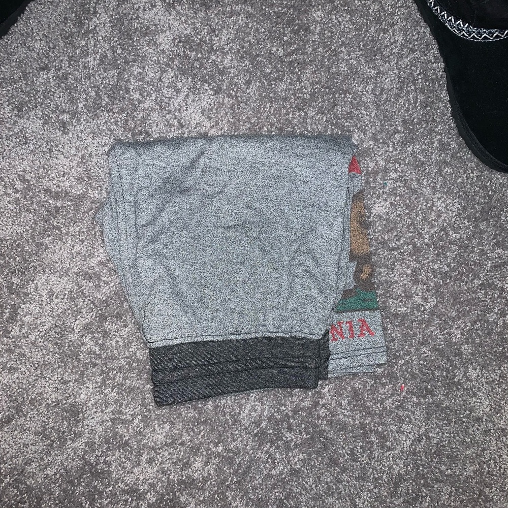 Shorts - Picture 3 of 4